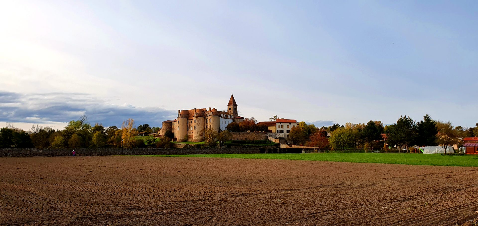 prieuré de pommiers