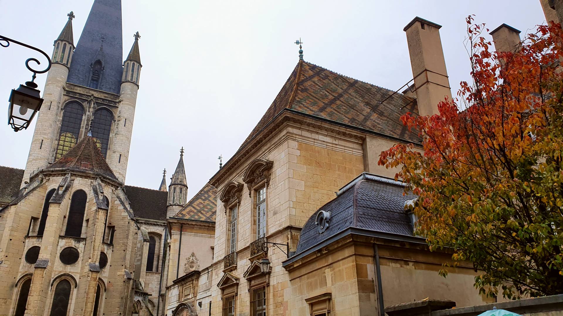 eglise dijon automne