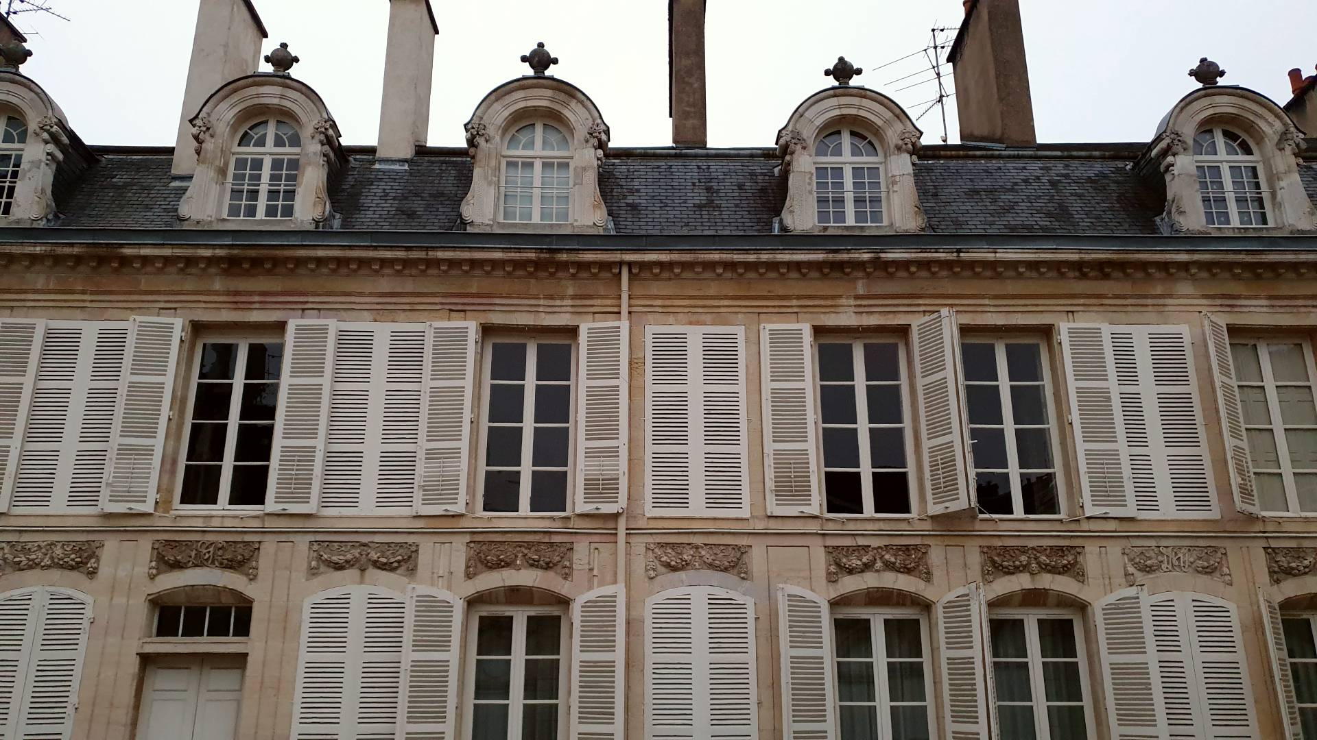 facade_dijon